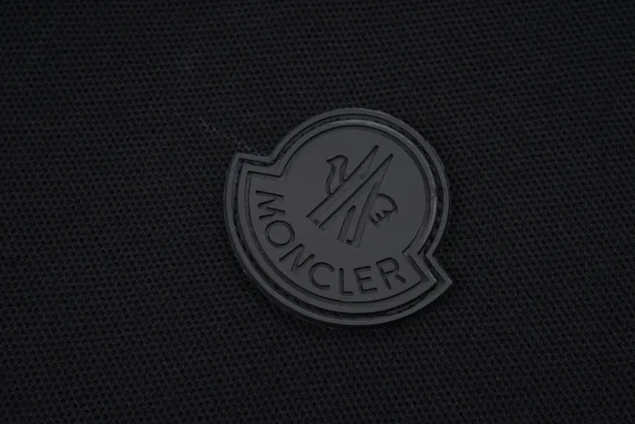 MAGLIA CON COLLETTO MONCLER (SCEGLI COLOR.)