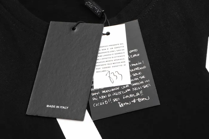 MAGLIE DSQUARED2 (SCEGLI COLOR.)