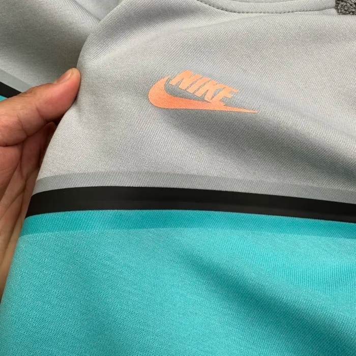 TUTA COMPLETA TECH NIKE (SCEGLI COLOR.)