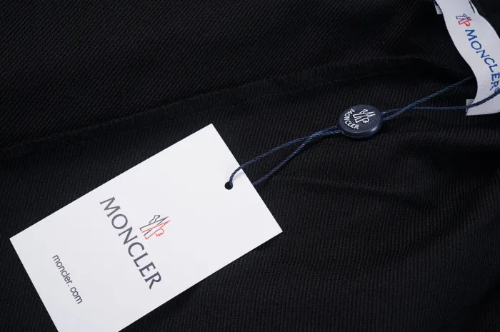PANTALONCINI MONCLER (SCEGLI COLOR.)